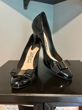 Salvatore Ferragamo Black Patent Vara Bow Pumps